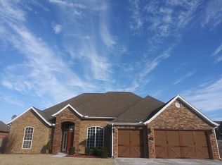 3907 SW Sycamore St, Bentonville, AR 72713