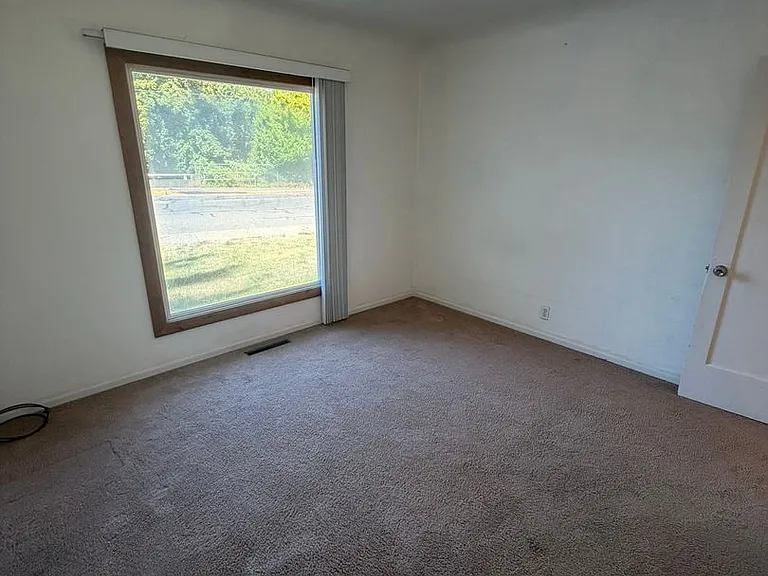 330 E Grant St — Photo 23