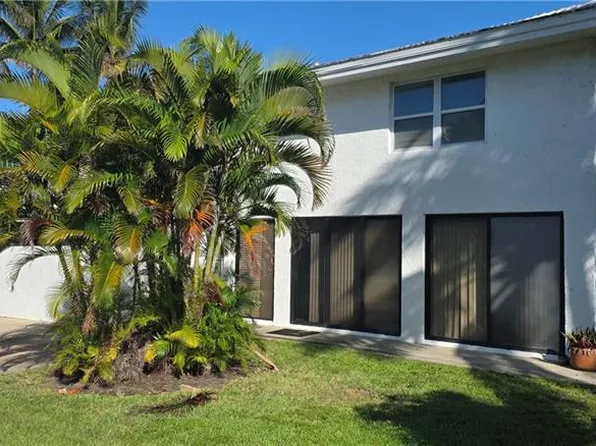 5267 NE Shore Village Ter, Stuart, FL 34996