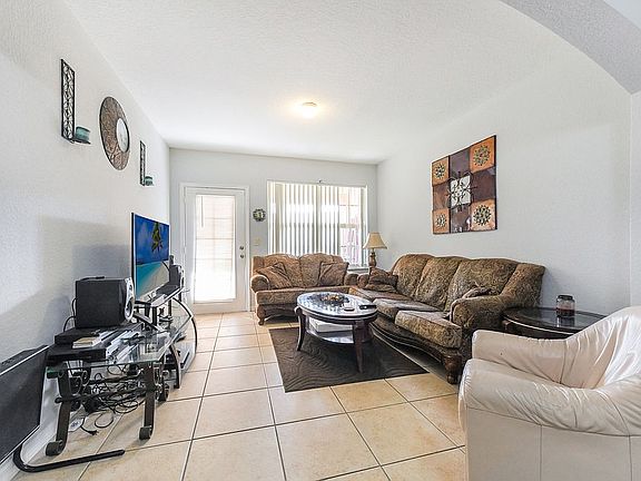 2nd image of 132 SW Peacock Blvd #17205