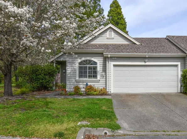 703 Harry James Court, Windsor, CA 95492