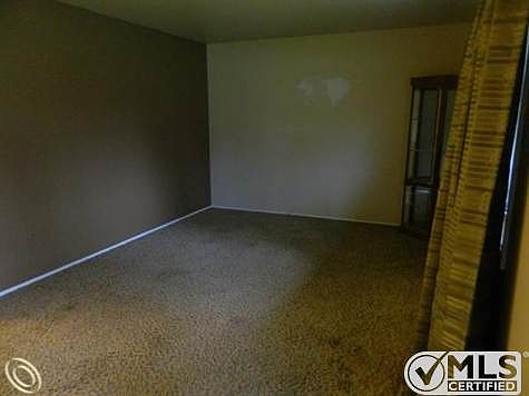 Living Room.jpg
