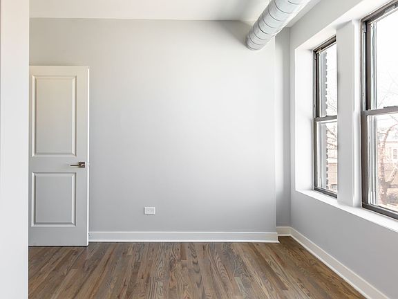 5th image of 1108 W Newport Ave #3446-3