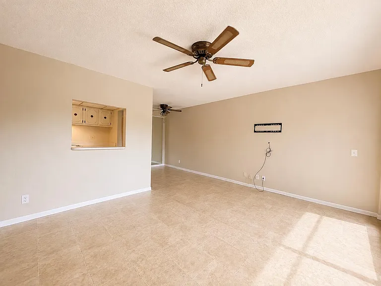 555 Purdy Ln #309 — Photo 9