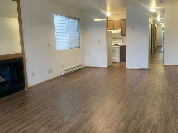 2nd image of 2839 14th Ave W #202
