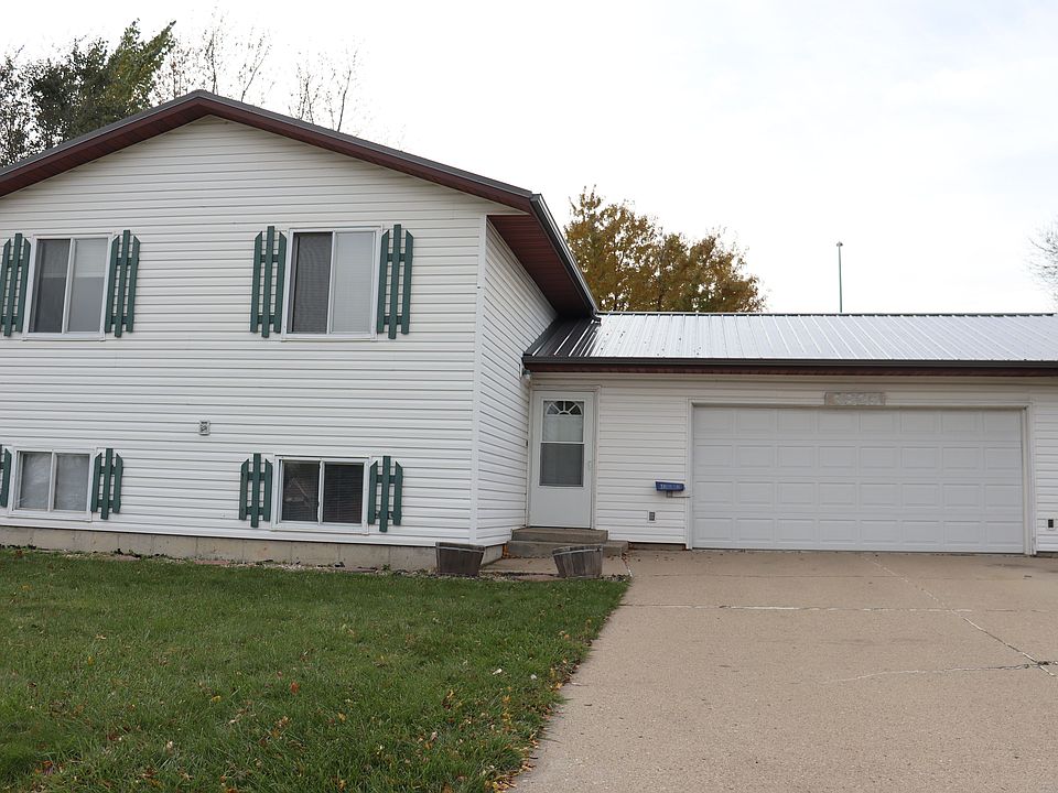 1st image of 3824 Renee Dr