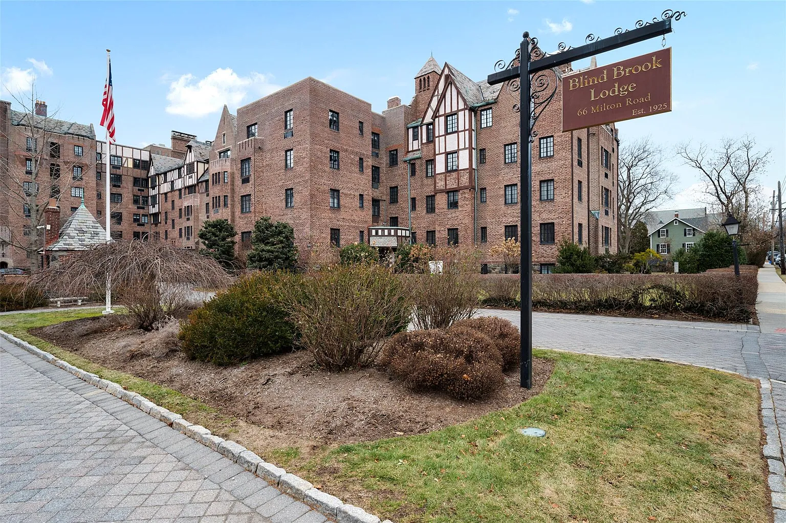 66 Milton Road #B-32 photo 1