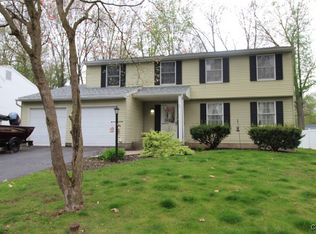 210 Single Dr, North Syracuse, NY 13212