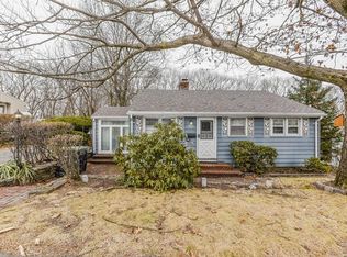 360 Sprague St, Dedham, MA 02026