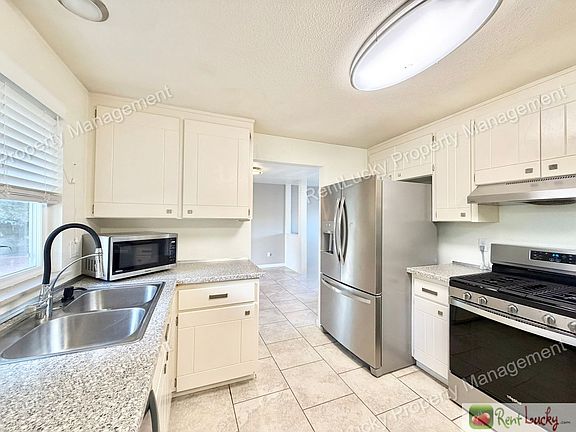 5th image of 4901 SW 327th Pl