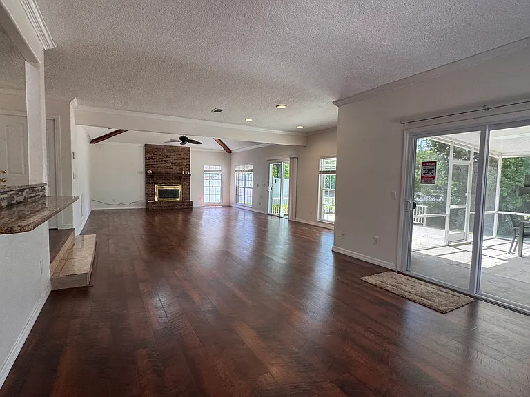 700 Governors Cir — Photo 7