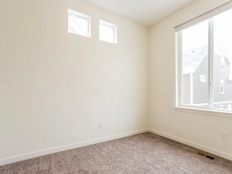 4752 N Tower Ct — Photo 14