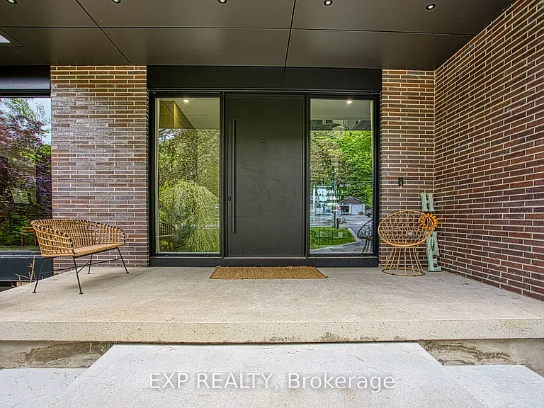 352 Main St W — Photo 4