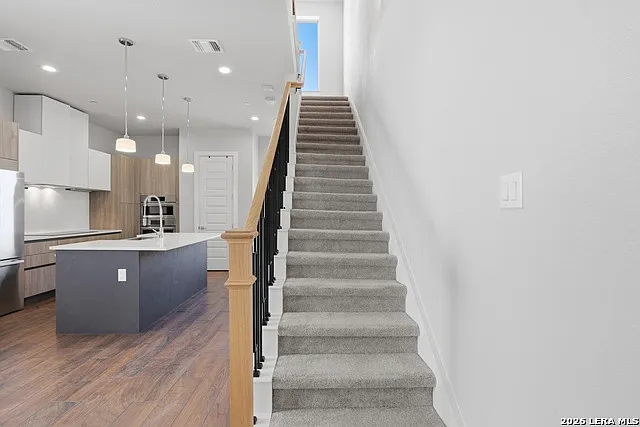 1817 N Saint Marys St #301 — Photo 13