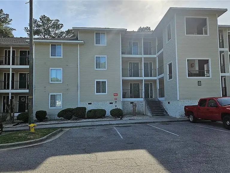 3375 Galleria Dr — Photo 17