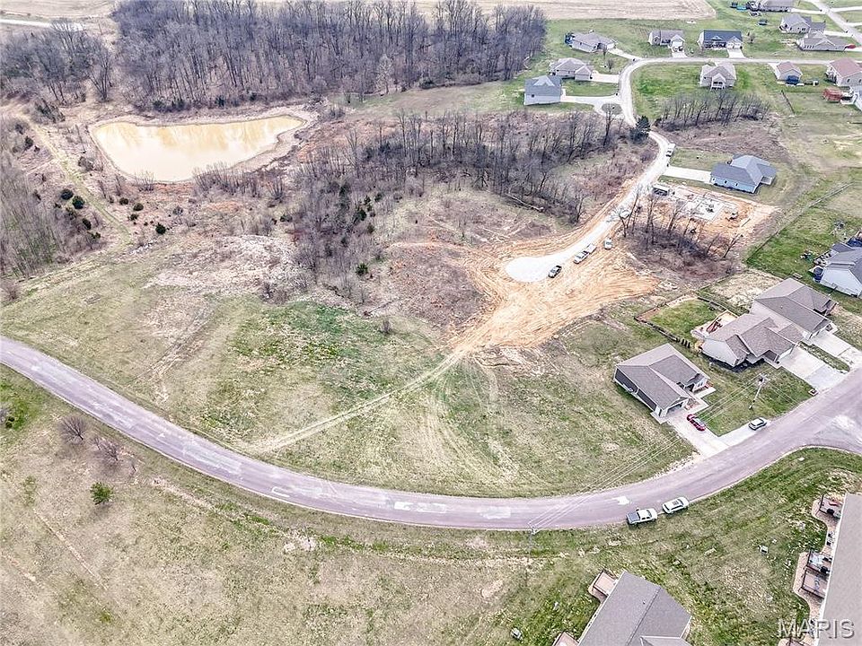 1st image of 4 Clear Creek Rd