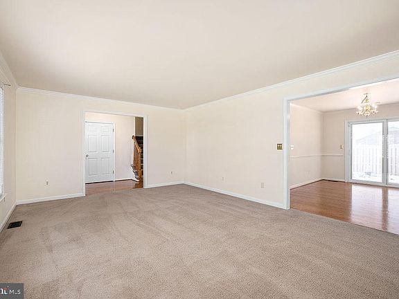 4th image of 20083 Miller Dr