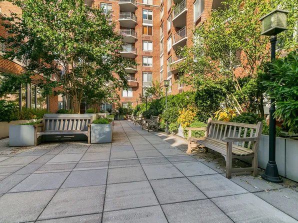 2 South End Avenue image 9 of 9