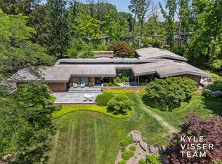 130 Robinwood Ave SE, Grand Rapids, MI 49506