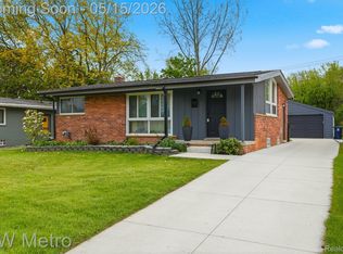 1925 Nakota Rd, Royal Oak, MI 48073