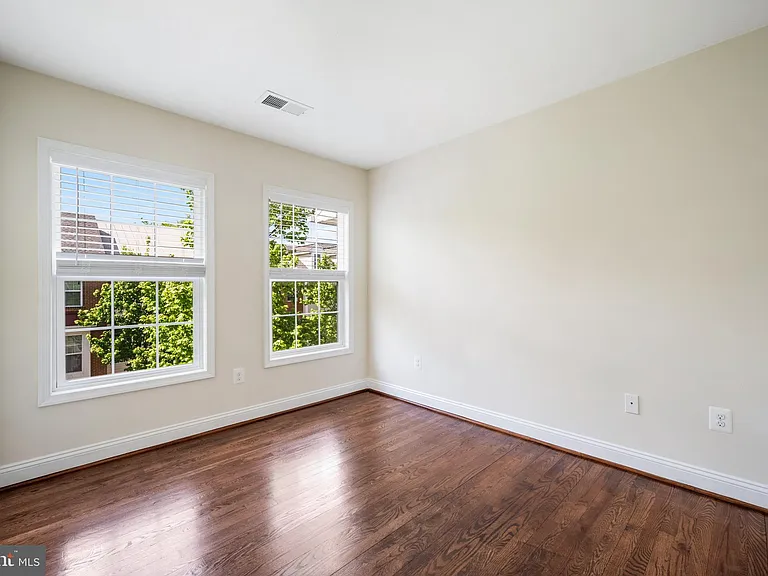 8341 Broderick Cir — Photo 23