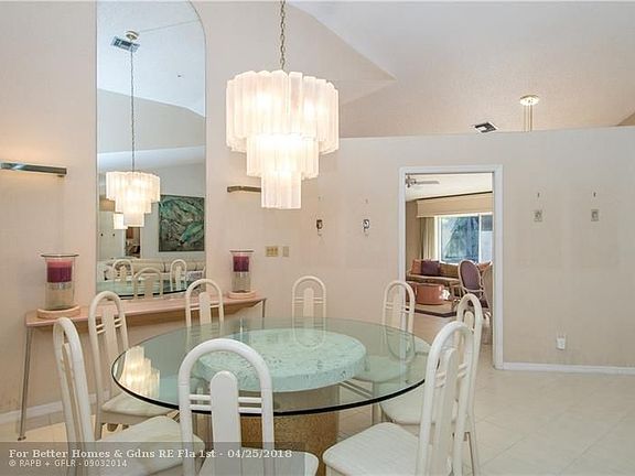 4th image of 1700 Lakeshore Cir