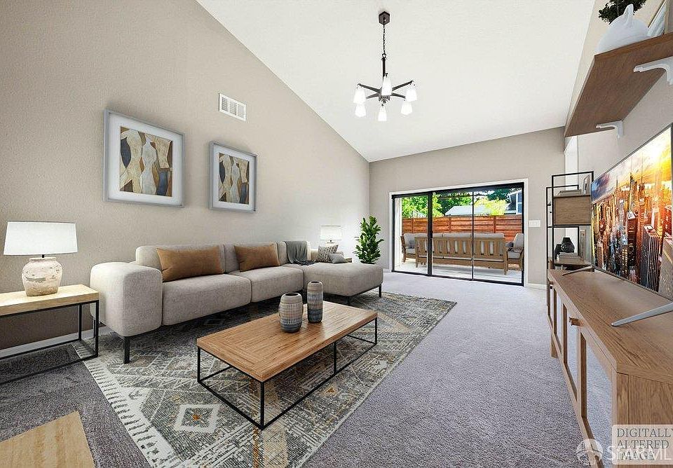 1st image of 406 Ivy Ln