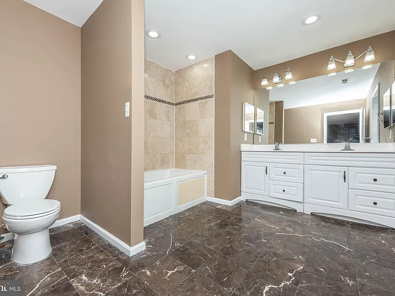 4021 Barrington Rd — Photo 30