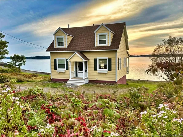 225 North Rd, Campobello Island, NB E5E 1C4