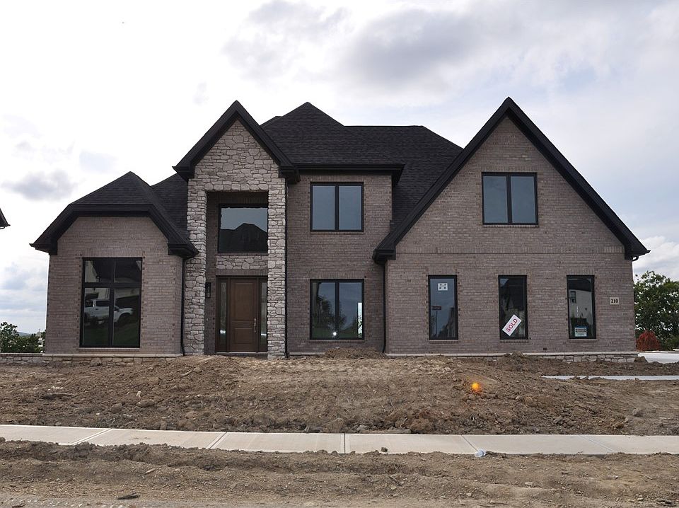 2nd image of 210 Falcon Ln #6
