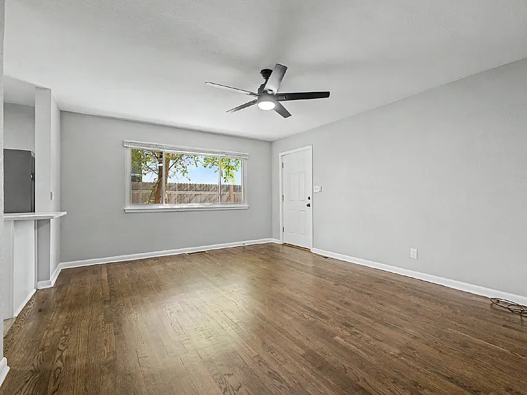 2912 S Delaware St — Photo 2