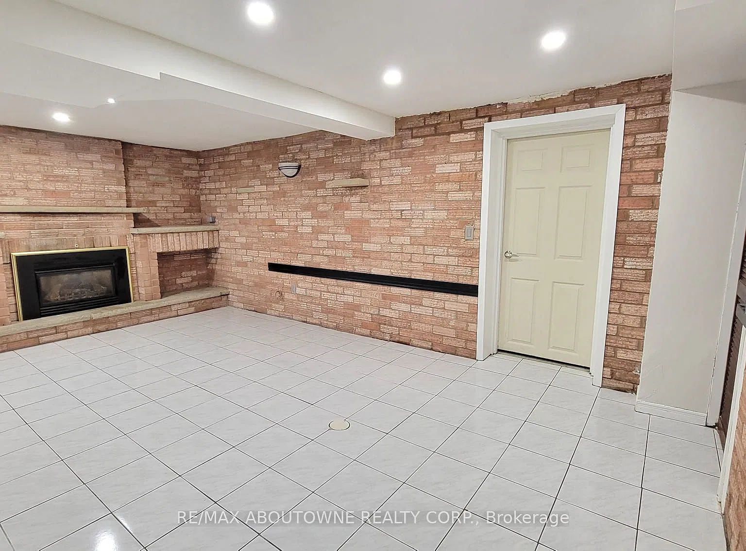 2 bed, $1,800 — Photo 2