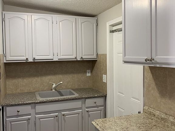 4th image of 10522 Conrad Dr