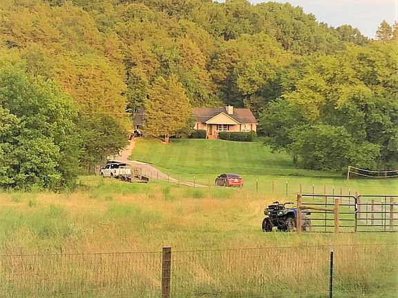 4th image of 1010 Bottle Hollow Rd