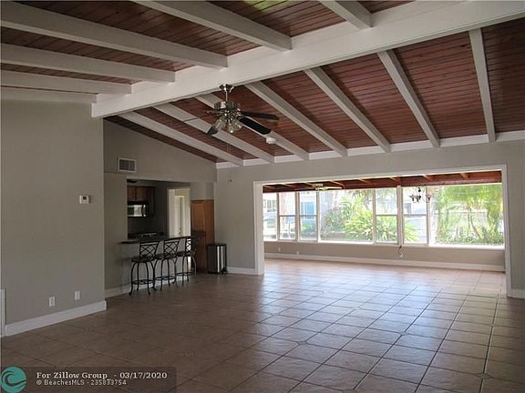 5th image of 2542 Okeechobee Ln