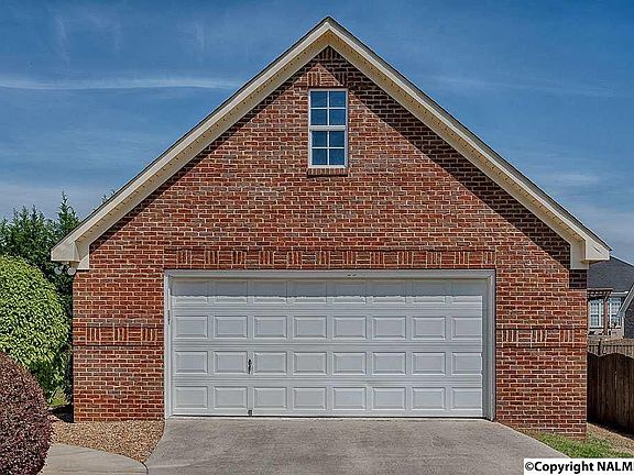 3rd image of 131 Spearpoint Ln