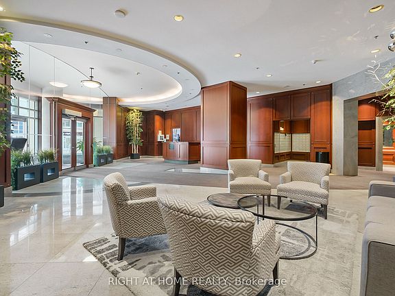 4th image of 234 Rideau St #2302