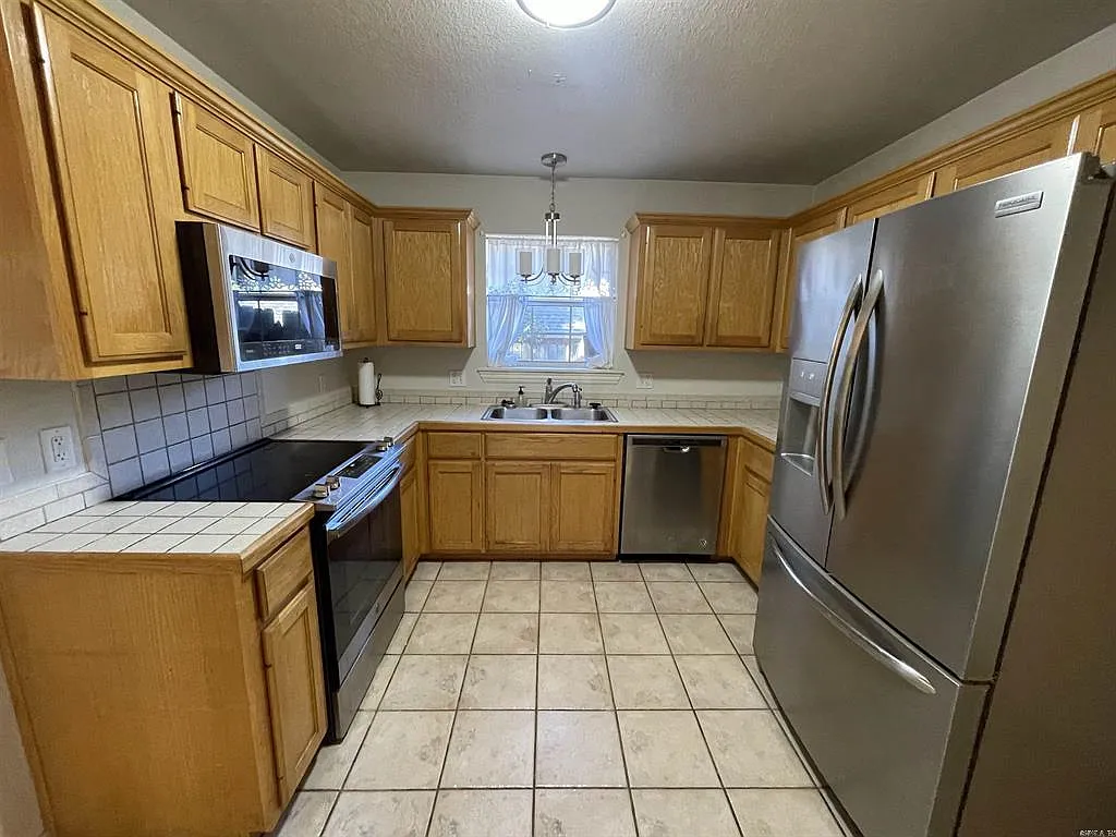 3 bed, 1613 sqft, $1,500 — Photo 2