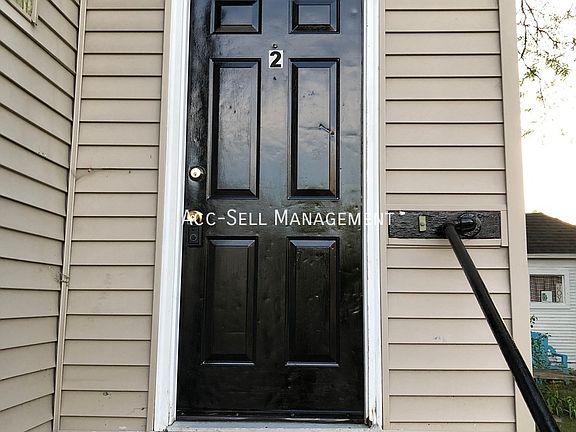 3rd image of 1003 Bridge St NW APT 2