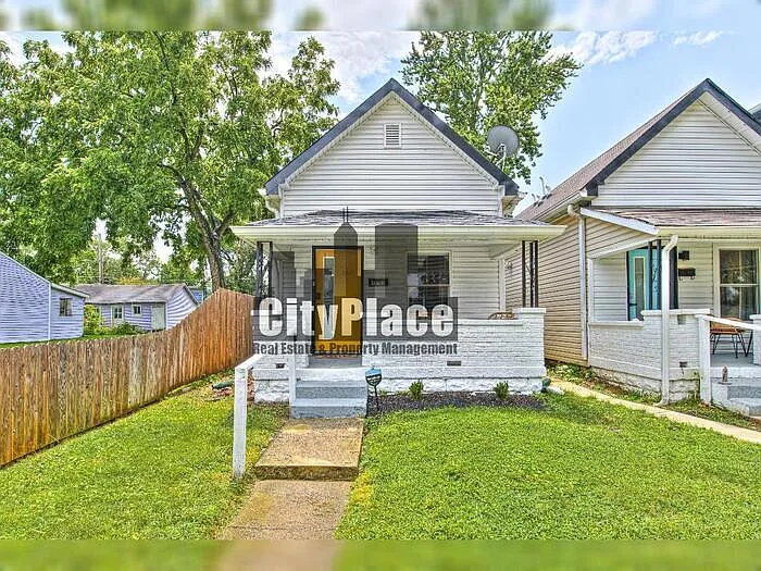 3 bed, 1.0 bath, 840 sqft, $1,370 — Photo 2