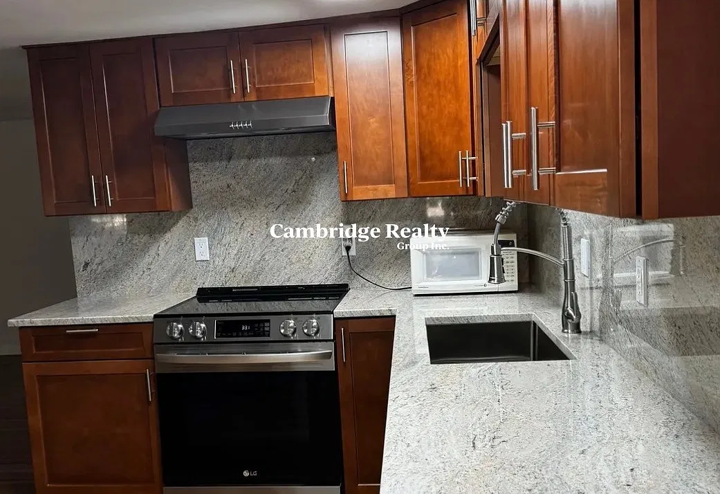 1 bed, 1.0 bath, 580 sqft, $2,490 — Photo 2