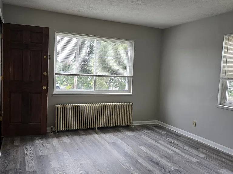 1580 Glenbeck Ave #3 — Photo 2