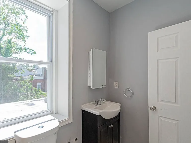 5102 Larchwood Ave #3 — Photo 8
