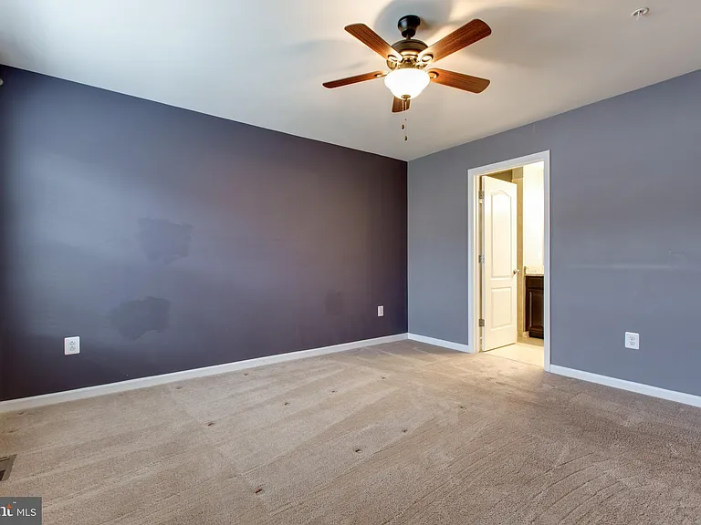 1314 Hawthorn Dr — Photo 17