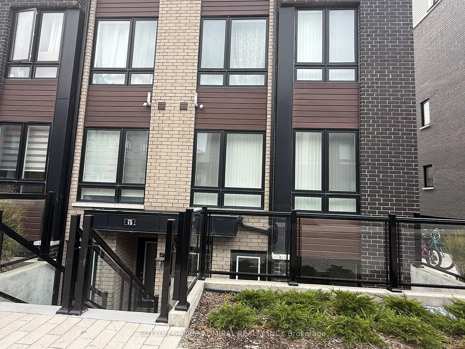 235 McLevin Ave — Photo 2