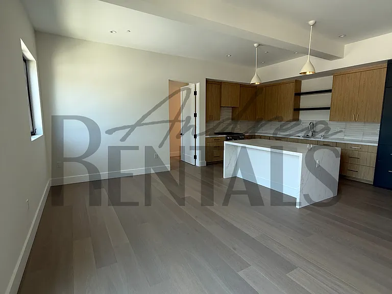950 Hough Ave #302 — Photo 7