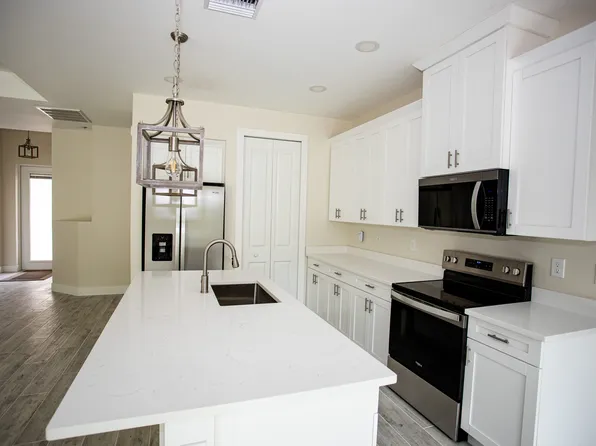 8260 Cypress Dr N, Fort Myers, FL 33967