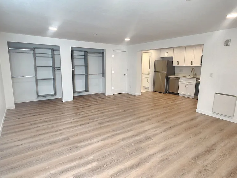 715 Nob Hill Ave N — Photo 14