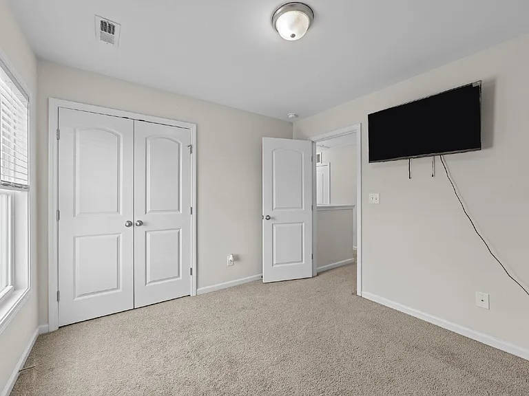 220 Brisbane Dr — Photo 24