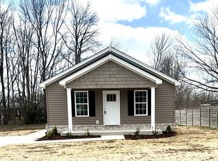 204 W Market St, Portland, TN 37148